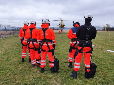 Výcvik leteckých záchranářů na základně Kryštof 13